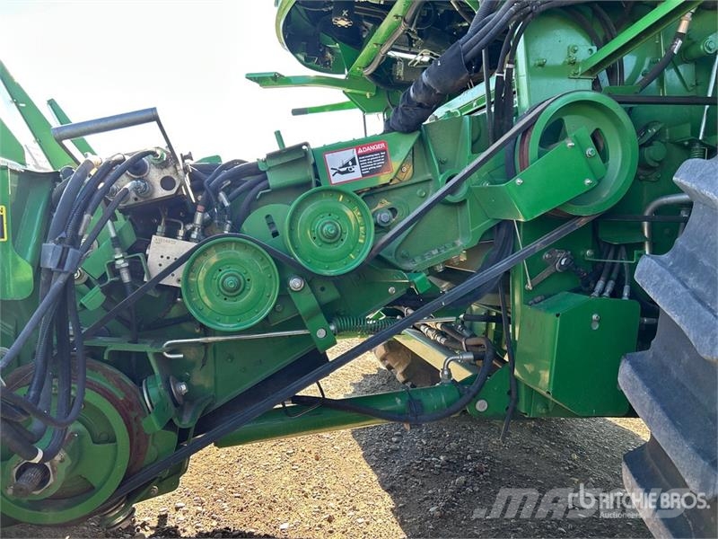 John Deere S690 コンバイン