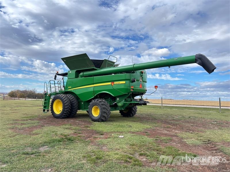 John Deere S690 حصادات