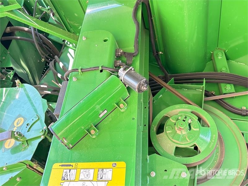 John Deere S690 コンバイン