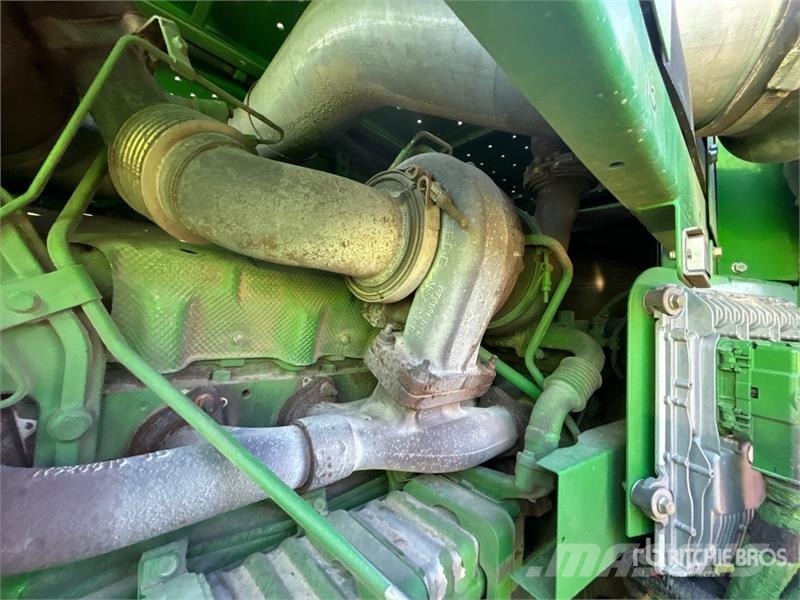 John Deere S690 コンバイン