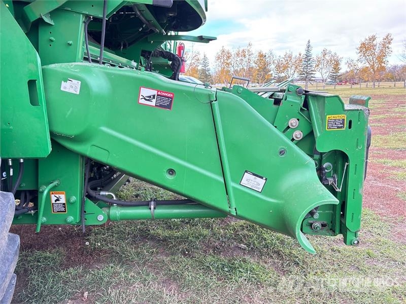 John Deere S690 Sklízecí mlátičky