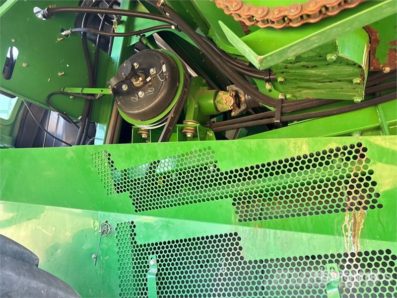 John Deere S690 حصادات