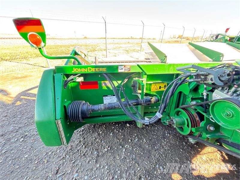 John Deere S690 コンバイン