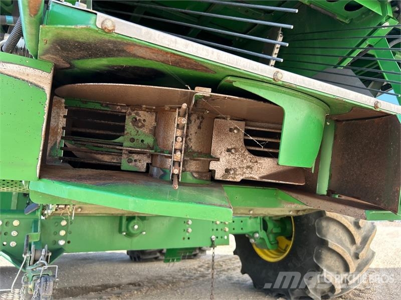 John Deere S690 Kombájnok