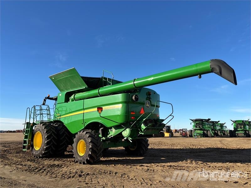John Deere S690 حصادات