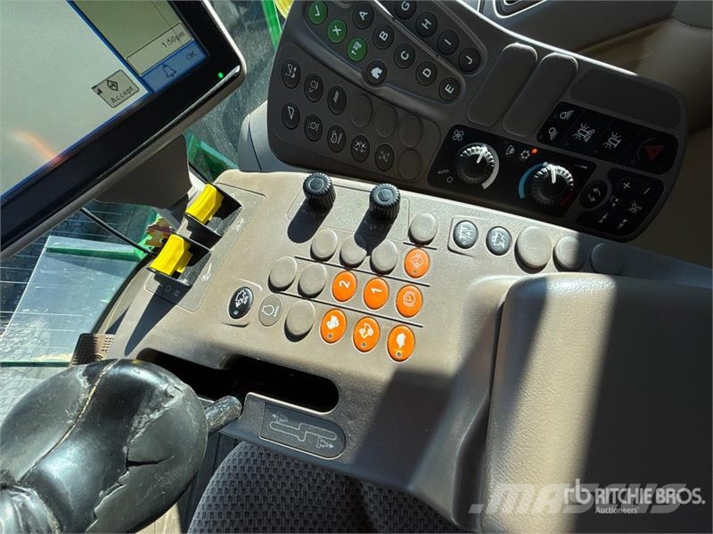 John Deere S690 コンバイン