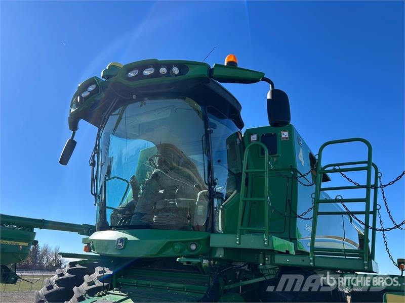 John Deere S690 コンバイン