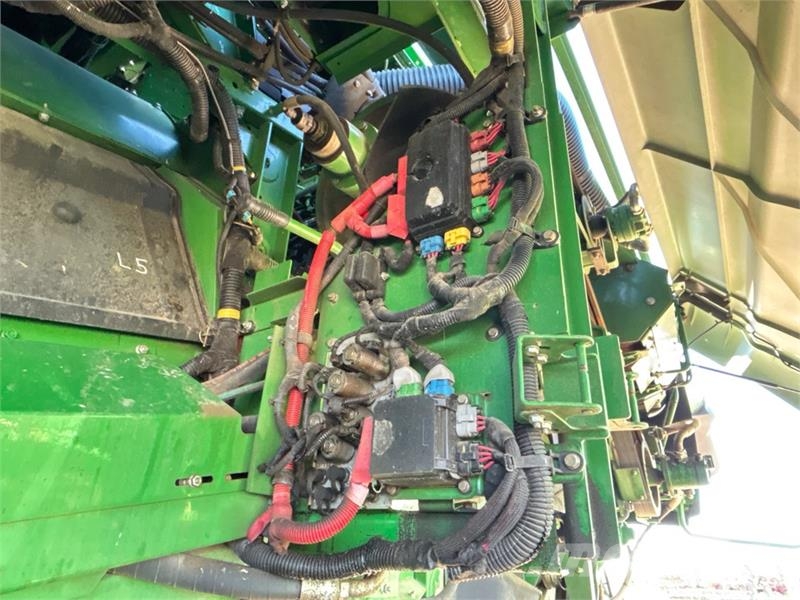 John Deere S690 コンバイン