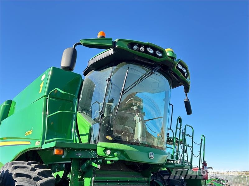 John Deere S690 コンバイン