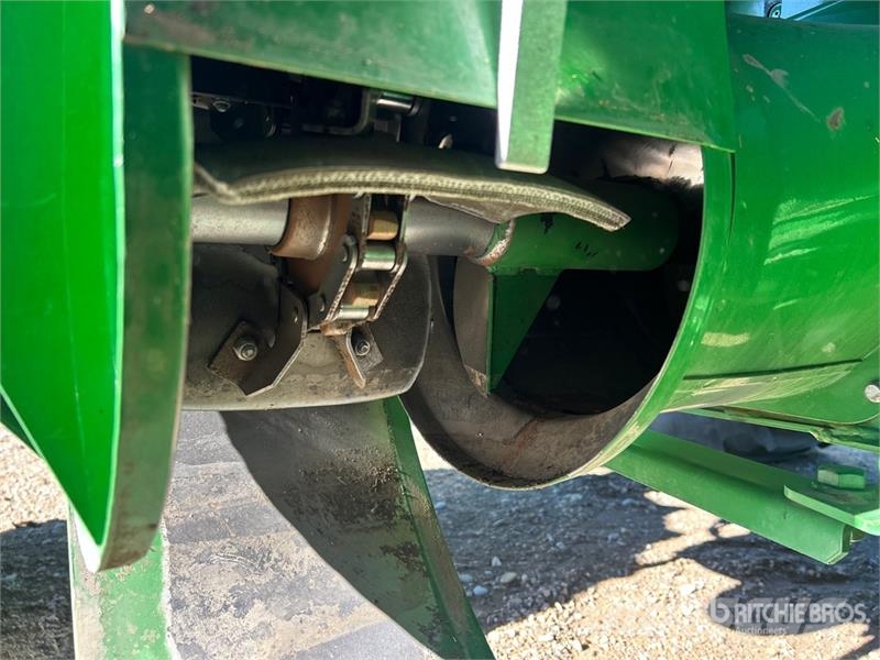 John Deere S690 コンバイン