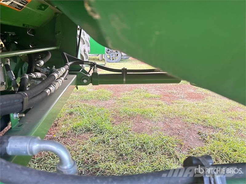 John Deere S690 حصادات