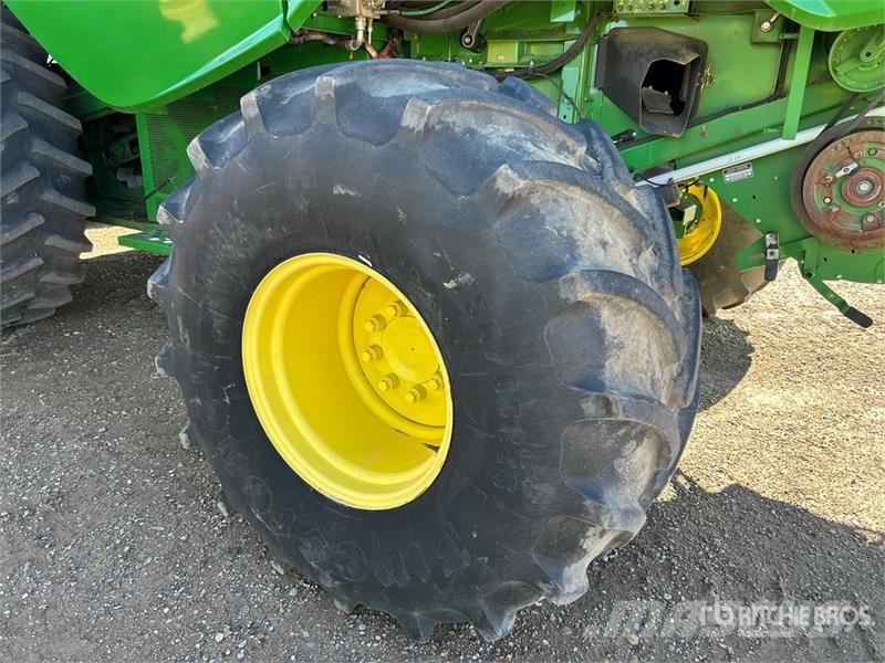 John Deere S690 コンバイン