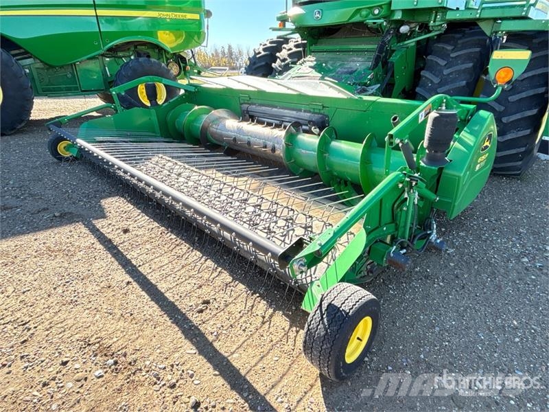 John Deere S690 コンバイン