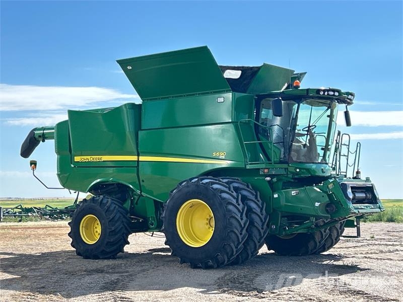 John Deere S690 Leikkuupuimurit