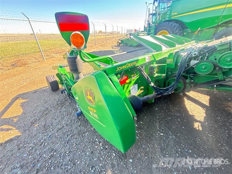 John Deere S690 コンバイン