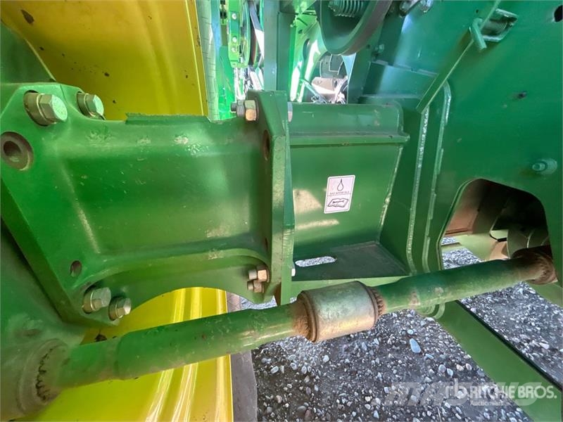 John Deere S690 コンバイン