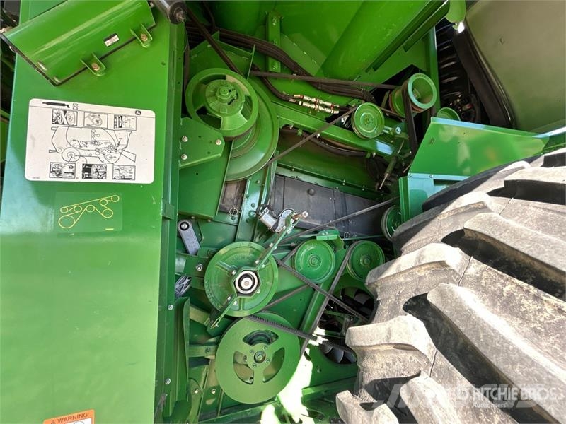John Deere S690 コンバイン
