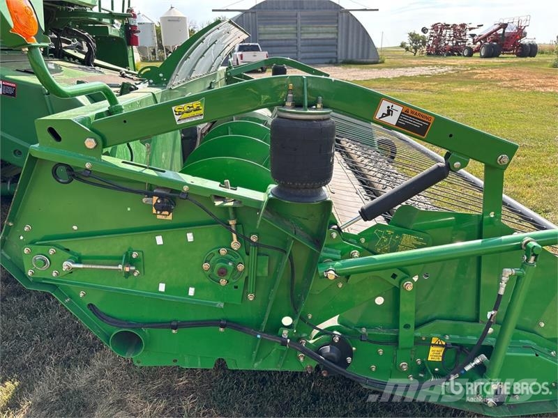 John Deere S690 Mähdrescher