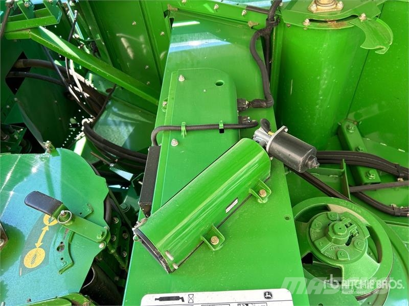 John Deere S690 コンバイン