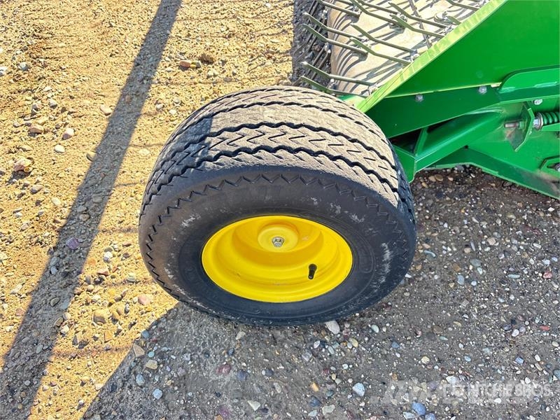 John Deere S690 コンバイン