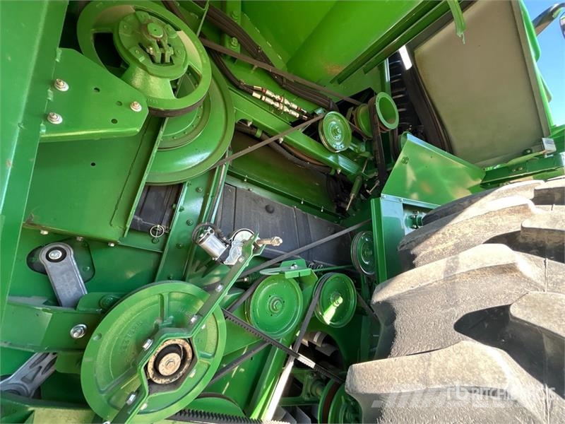 John Deere S690 コンバイン