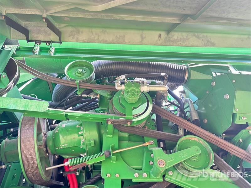 John Deere S690 حصادات