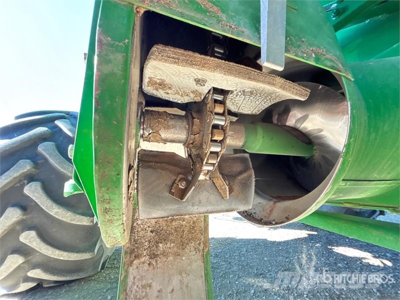 John Deere S690 コンバイン