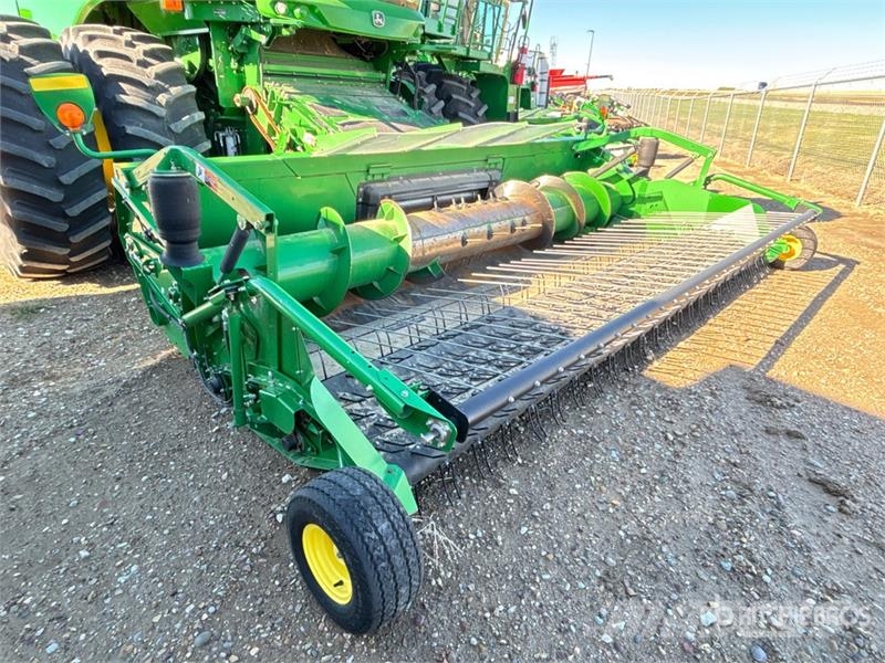 John Deere S690 コンバイン