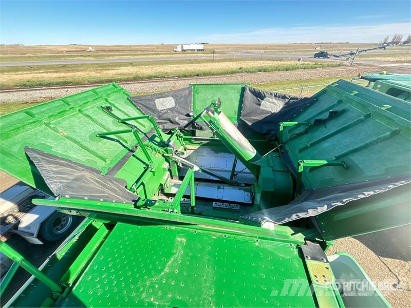 John Deere S690 コンバイン