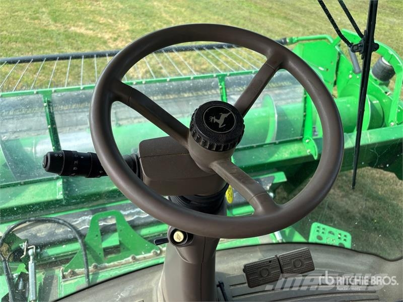 John Deere S690 Mähdrescher