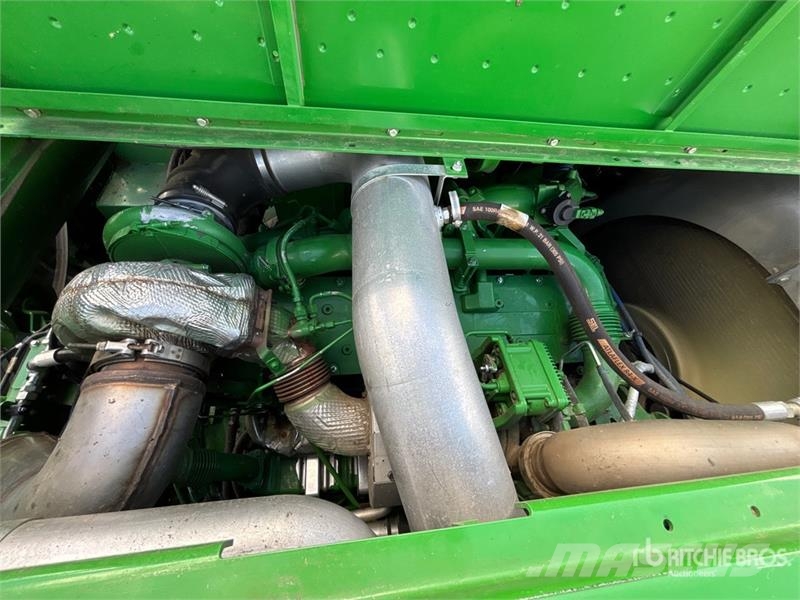 John Deere S690 Mähdrescher