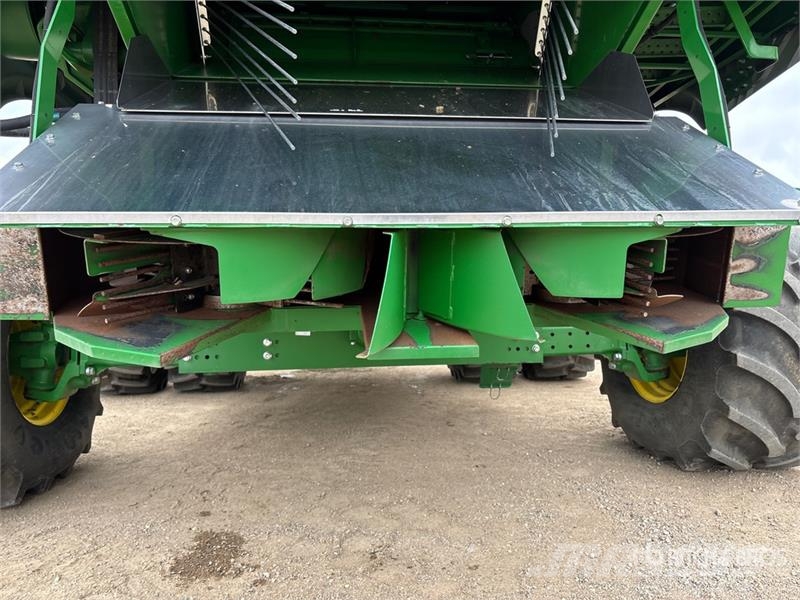 John Deere S690 Leikkuupuimurit