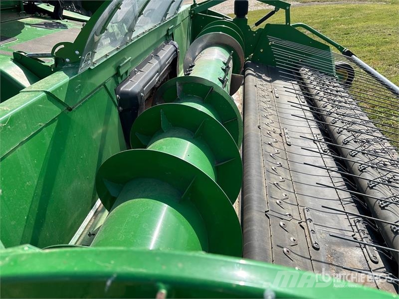John Deere S690 Mähdrescher