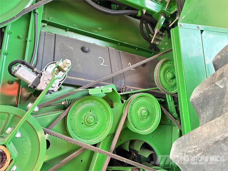 John Deere S690 Sklízecí mlátičky