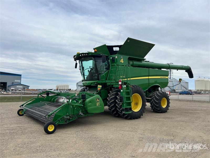 John Deere S690 コンバイン