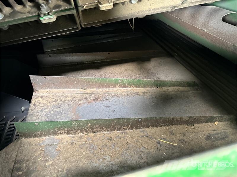 John Deere S690 Mähdrescher