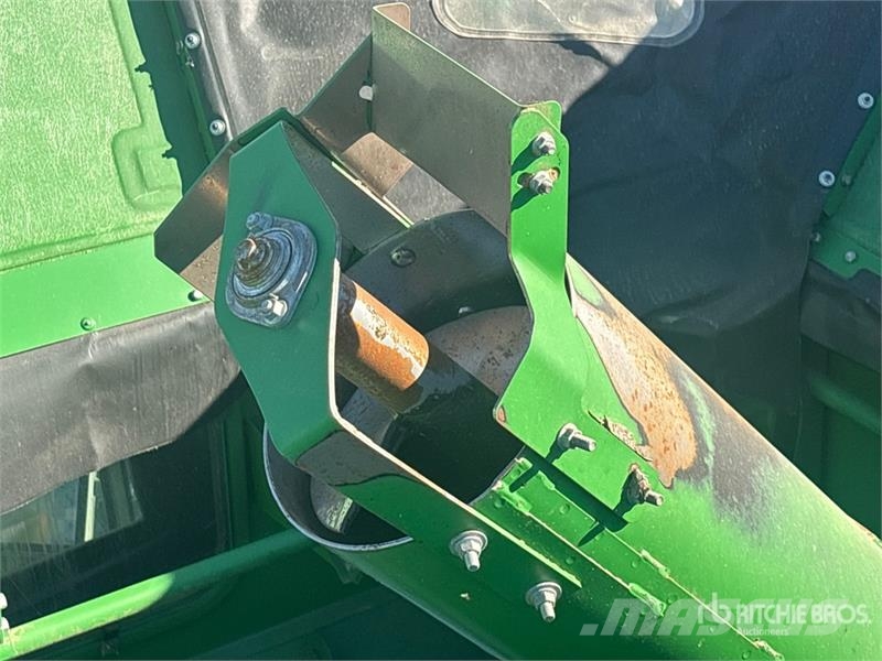 John Deere S690 コンバイン