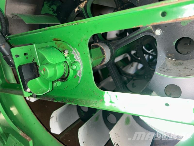 John Deere S690 Kombájnok