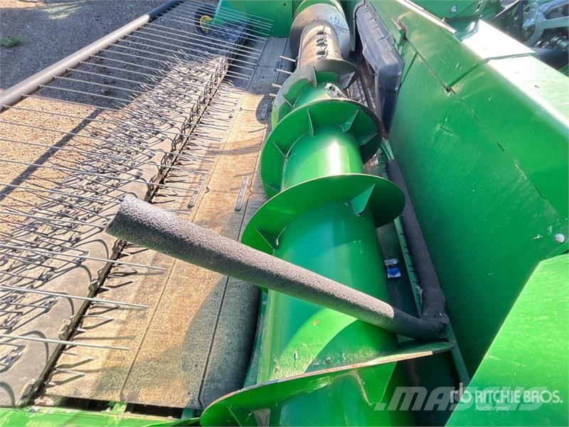 John Deere S690 コンバイン