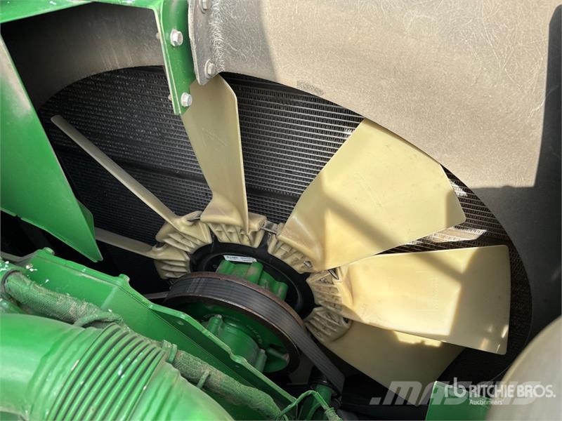 John Deere S690 Mähdrescher