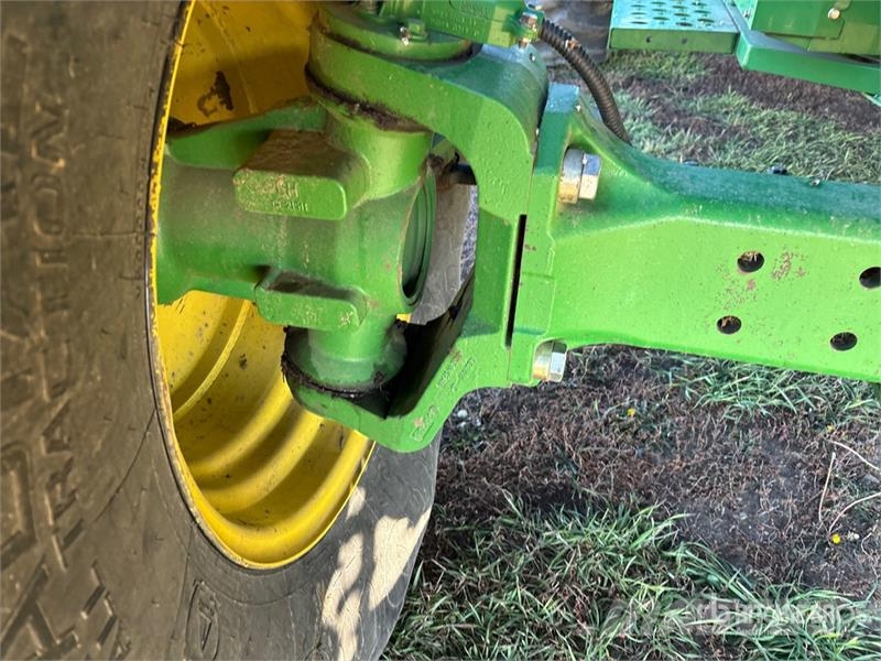 John Deere S690 حصادات