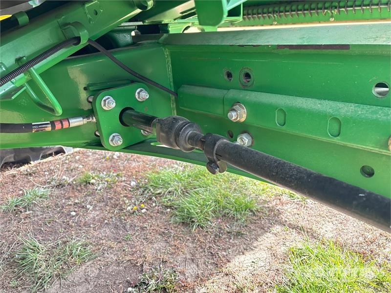 John Deere S690 حصادات
