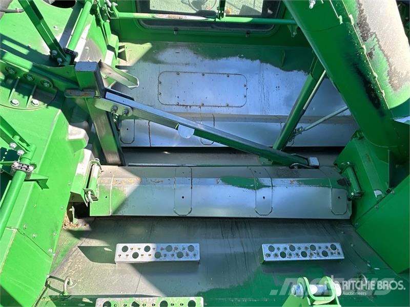 John Deere S690 コンバイン