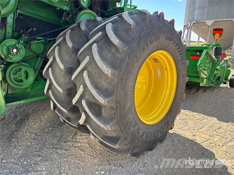 John Deere S690 Mähdrescher