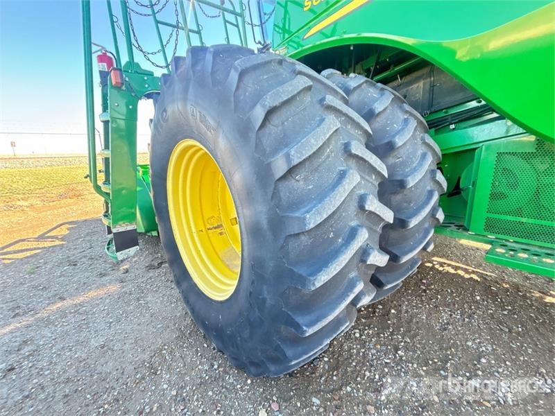 John Deere S690 コンバイン