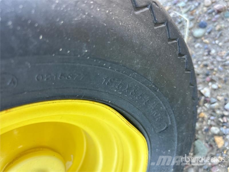 John Deere S690 コンバイン