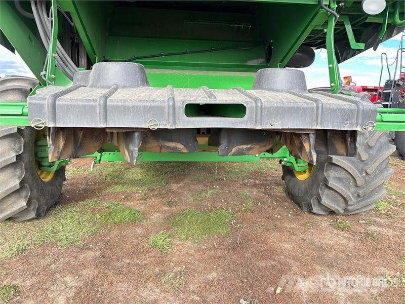 John Deere S690 حصادات