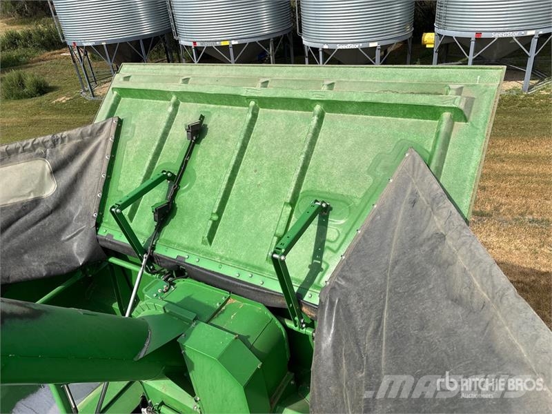 John Deere S690 Mähdrescher