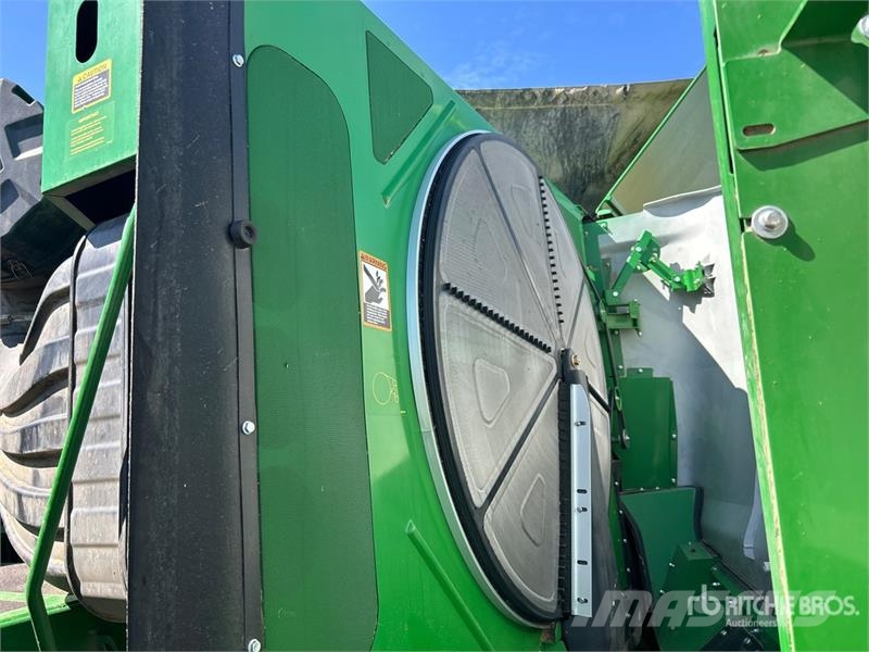 John Deere S690 Leikkuupuimurit