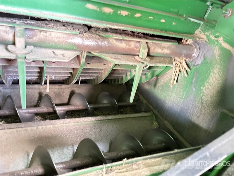 John Deere S690 Sklízecí mlátičky